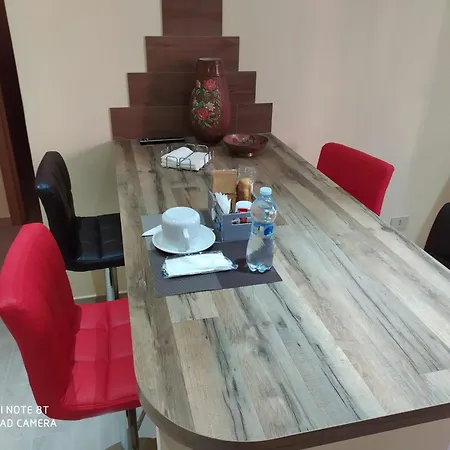 Nocleg ze śniadaniem Alfa & Phi 4*